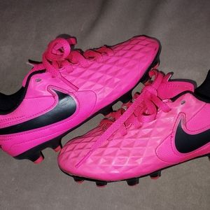 Girl's Nike Soccer Cleats Sz12